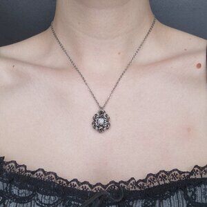 Gothic crystal chainmaille necklace with a small silver chain